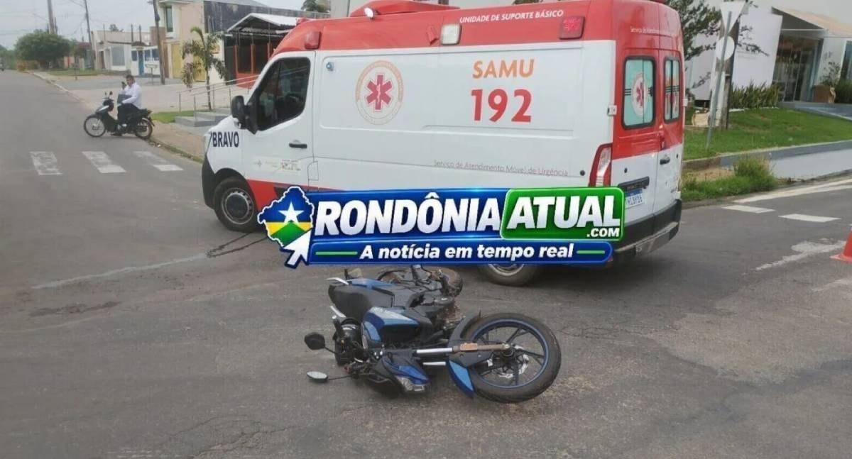 Motociclista fica ferida em colisão contra automóvel em rotatória de RO