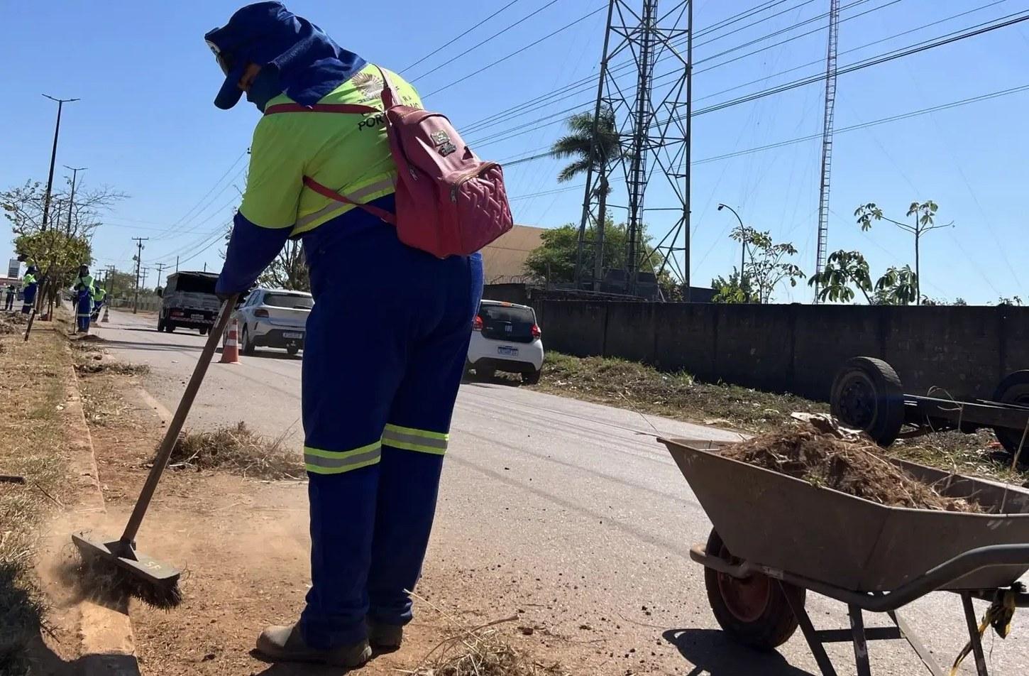 Mutirões intensificam limpeza de ruas, avenidas e espaços públicos da capital