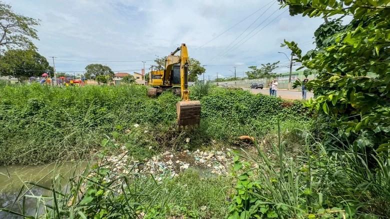 Prefeitura alerta para descarte irregular de lixo com a chegada do período chuvoso
