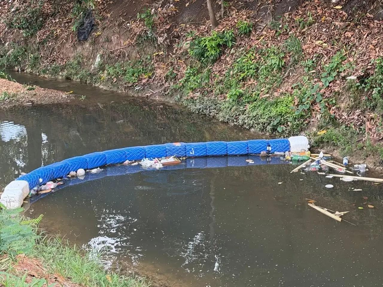 Primeira ecobarreira de Porto Velho completa quase um mês e registra retirada de resíduos do igarapé Belmont