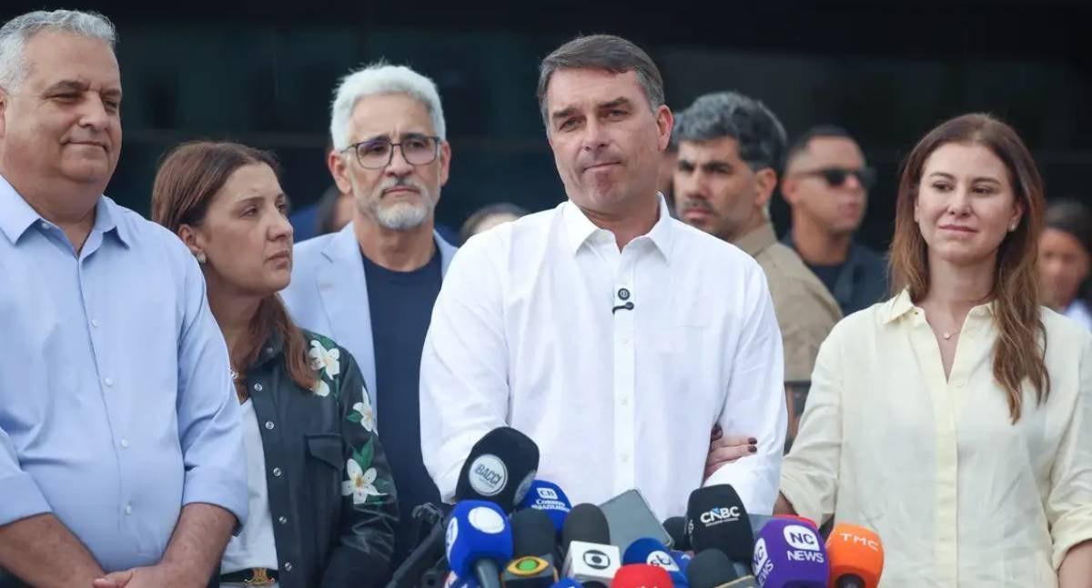 STF desmente realização de busca e apreensão na residência de Flávio Bolsonaro