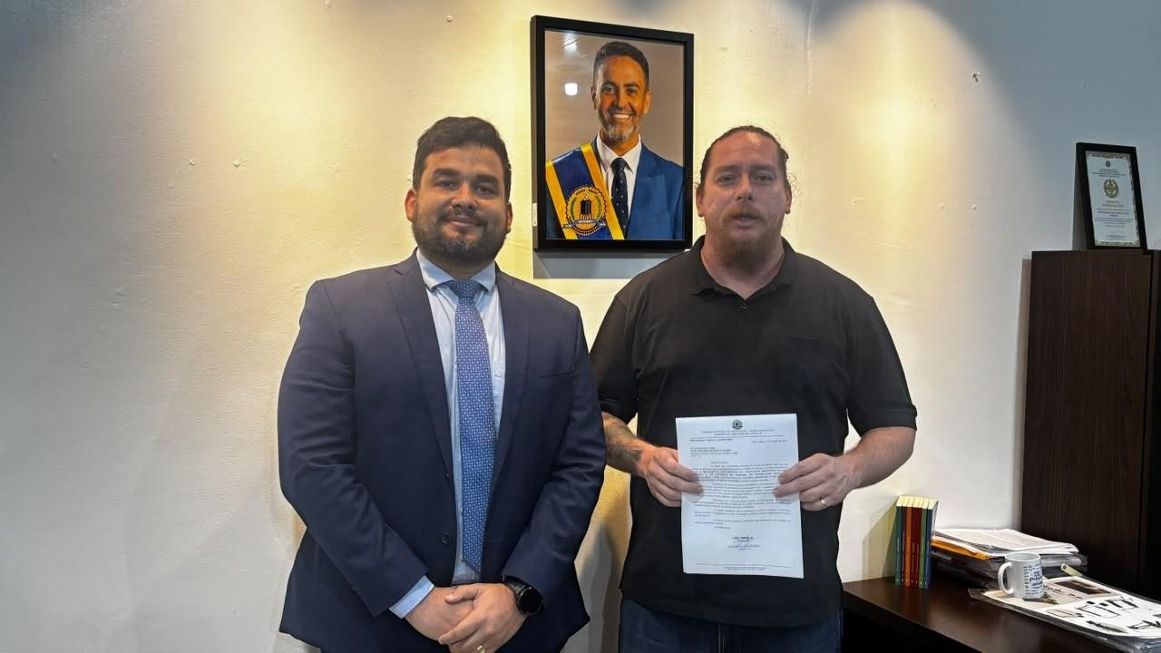 Vereador Léo Alencar protocola pessoalmente pedido de roçagem e manutenção para a UIMS II na SESB